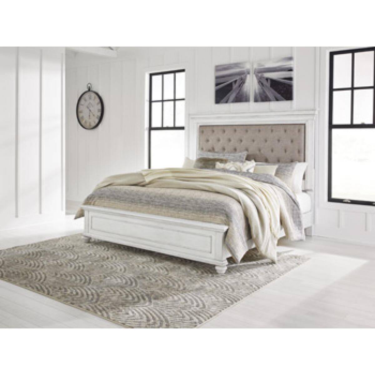 b090412635178aafc2816f78f8e13c17 Kanwyn Queen Panel Bed - Image 1