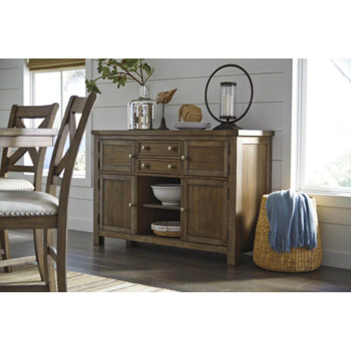 c0ac2bebe68e9f44f66012e5259c6503 Moriville Dining Server - Image 1